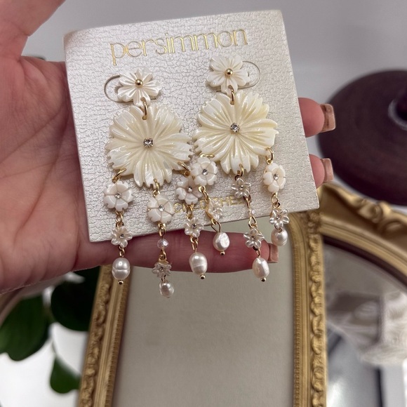 Persimmon Etched Shell Floral Drop Earrings - Picture 4 of 10